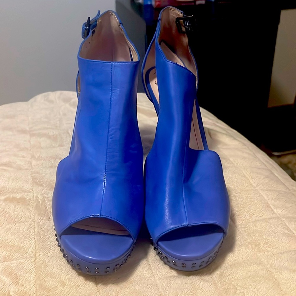 Vince Camuto wedge heels